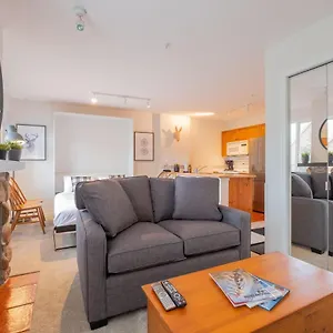 Eagle By Outpost Holiday home Whistler